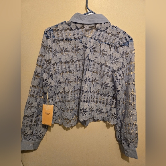 Lace Floral Longsleeve - Picture 2 of 5